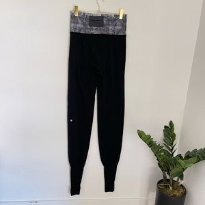 LULULEMON ATHLETICA Vintage Dance Wunder Under Size 6